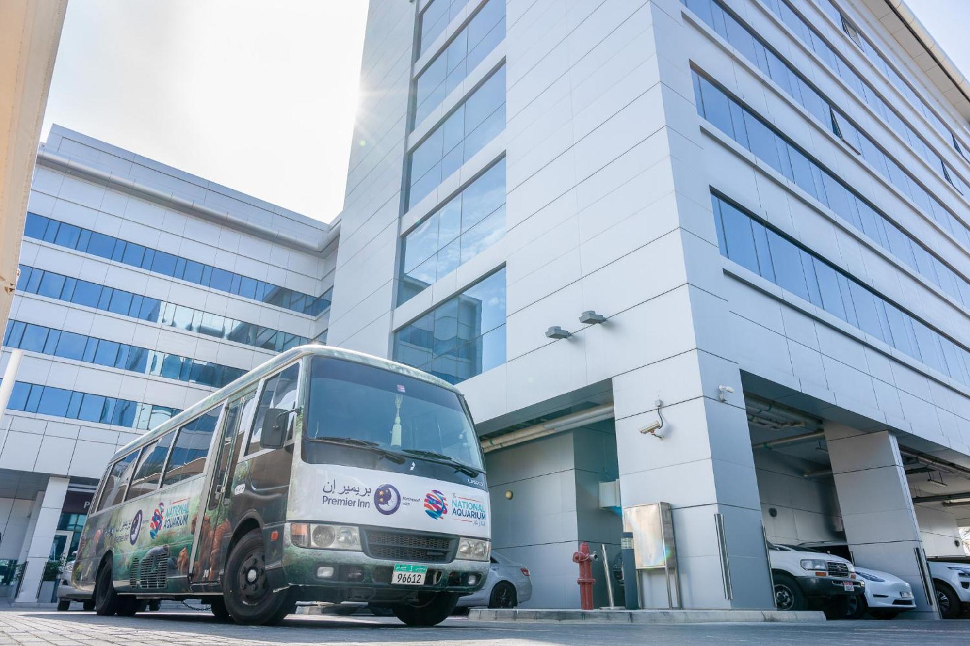 Premier Inn Abu Dhabi Airport Business Park Exterior foto