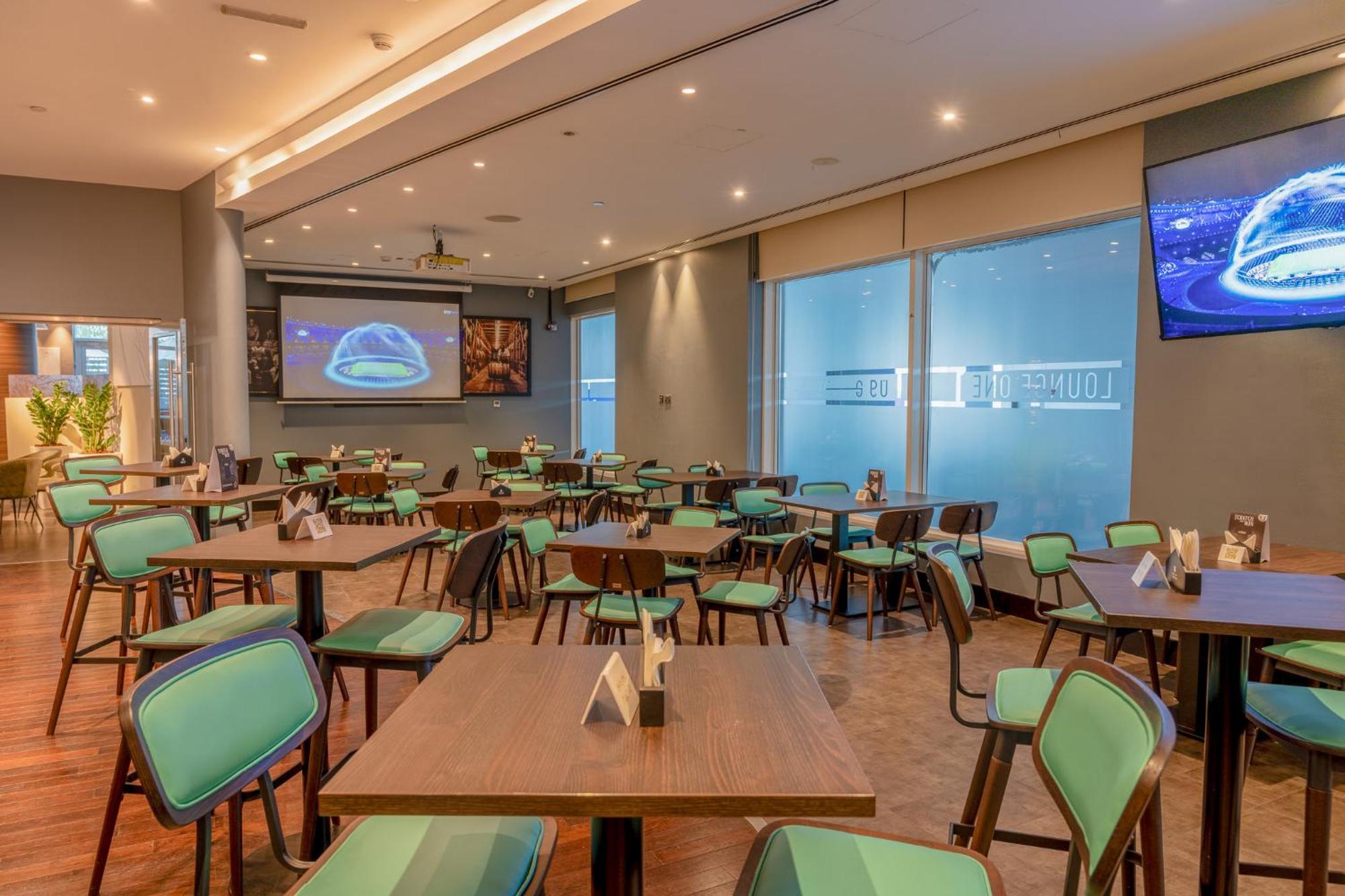 Premier Inn Abu Dhabi Airport Business Park Exterior foto