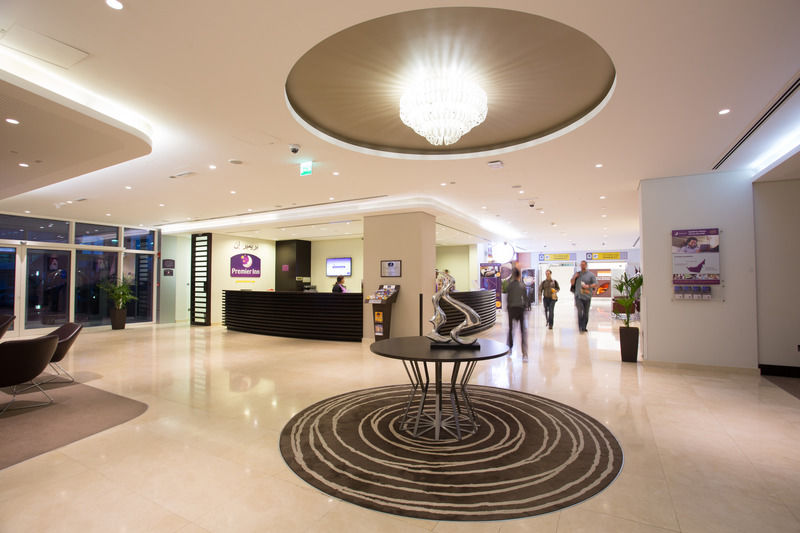 Premier Inn Abu Dhabi Airport Business Park Exterior foto
